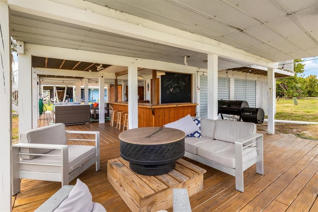 For Rent: $10,000 (3 beds, 1 baths, 957 Square Feet)
