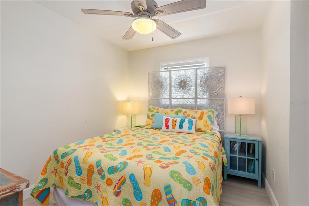For Rent: $10,000 (3 beds, 1 baths, 957 Square Feet)