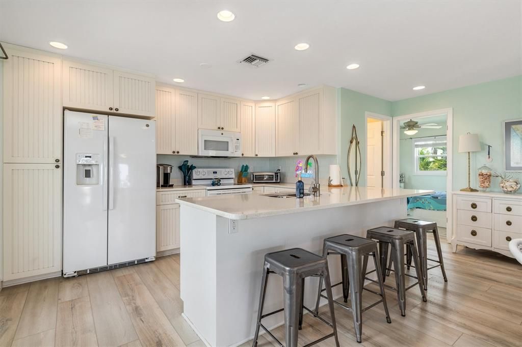 For Rent: $10,000 (3 beds, 1 baths, 957 Square Feet)