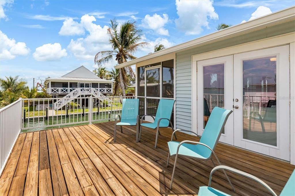 For Rent: $10,000 (3 beds, 1 baths, 957 Square Feet)