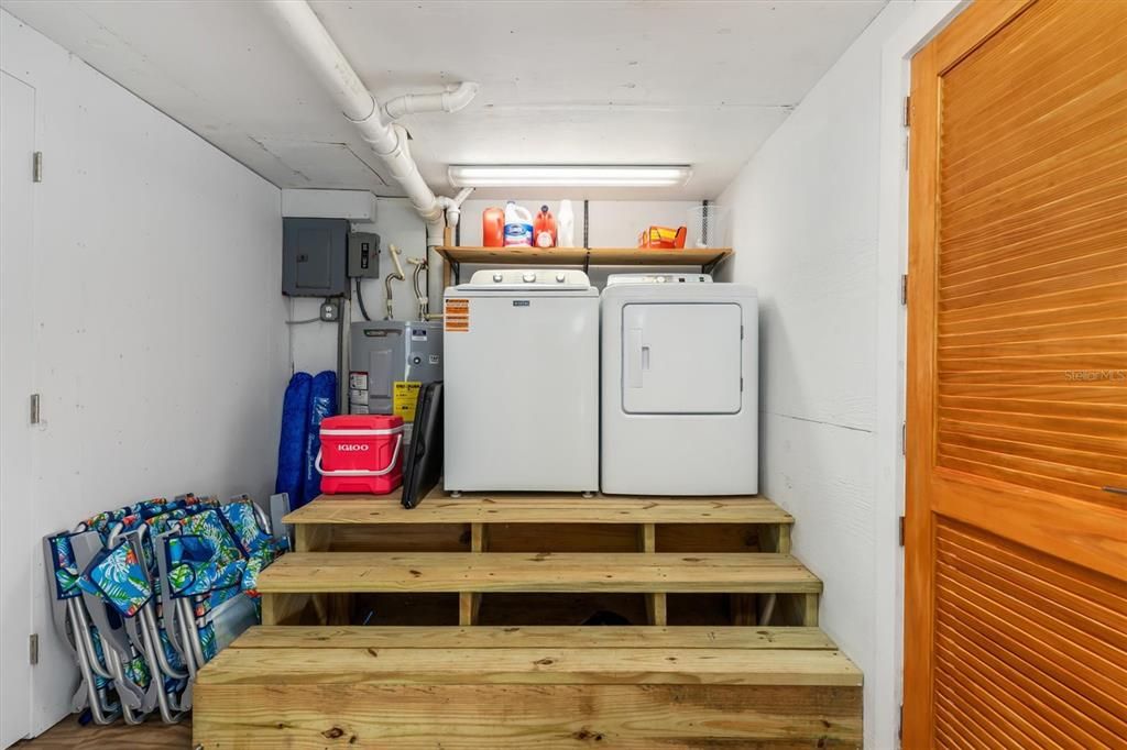 For Rent: $10,000 (3 beds, 1 baths, 957 Square Feet)