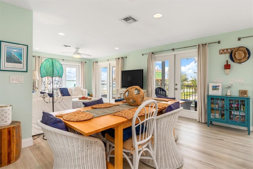 For Rent: $10,000 (3 beds, 1 baths, 957 Square Feet)