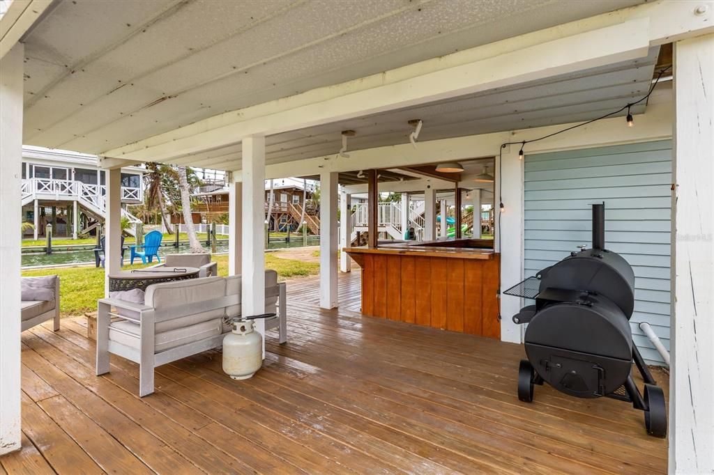 For Rent: $10,000 (3 beds, 1 baths, 957 Square Feet)