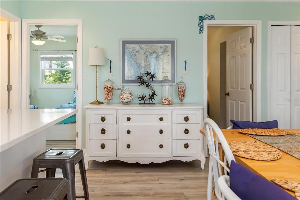 For Rent: $10,000 (3 beds, 1 baths, 957 Square Feet)