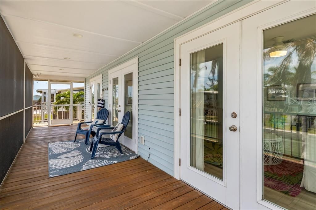 For Rent: $10,000 (3 beds, 1 baths, 957 Square Feet)