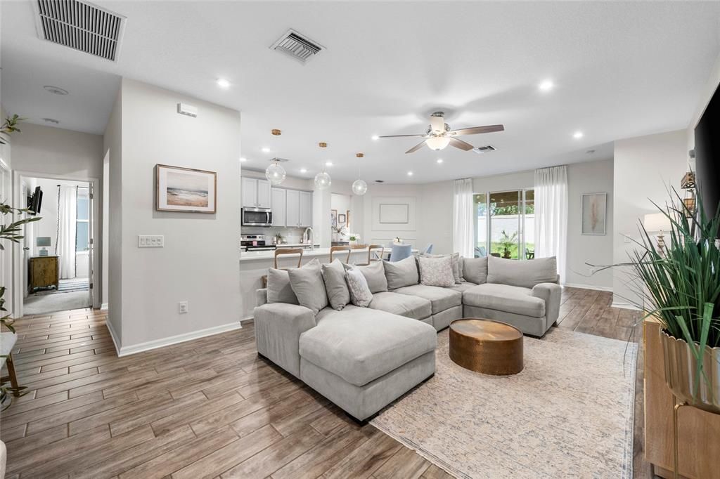 Active With Contract: $450,000 (4 beds, 3 baths, 2420 Square Feet)