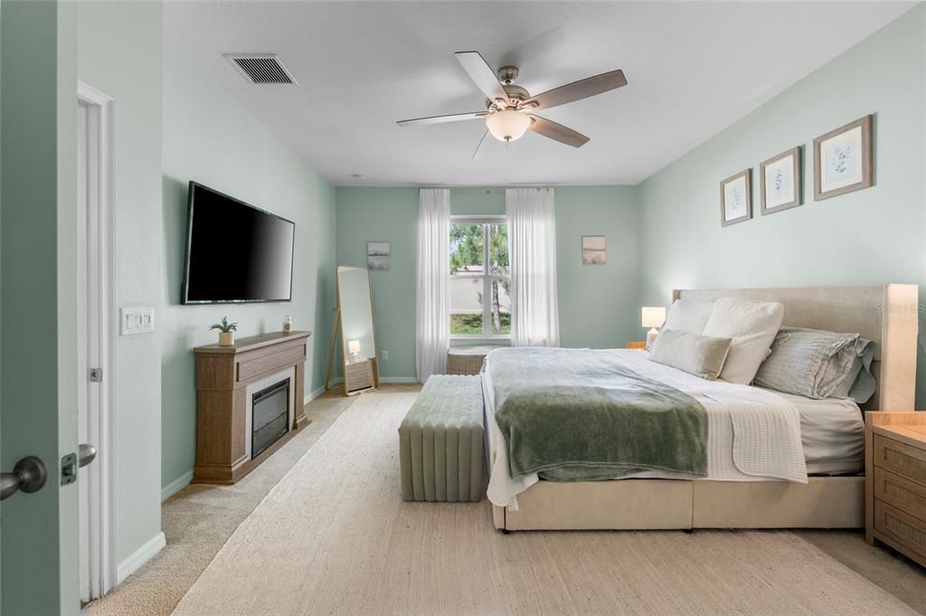 Active With Contract: $450,000 (4 beds, 3 baths, 2420 Square Feet)