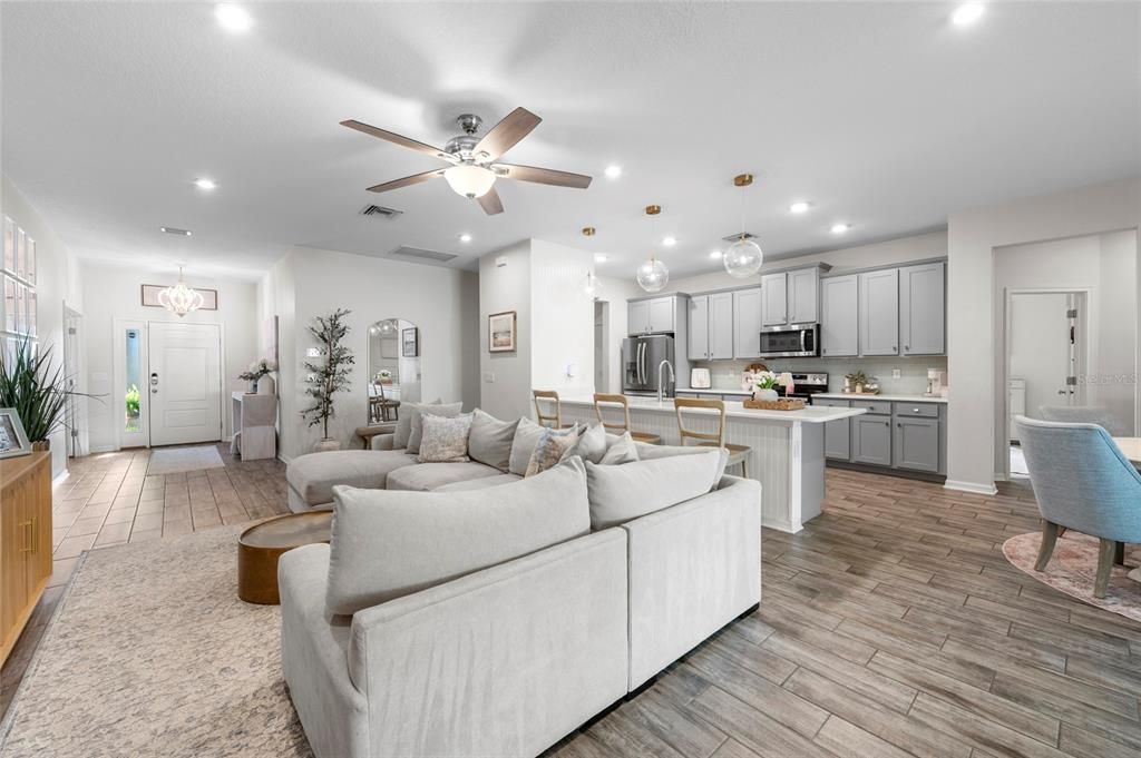 Active With Contract: $450,000 (4 beds, 3 baths, 2420 Square Feet)