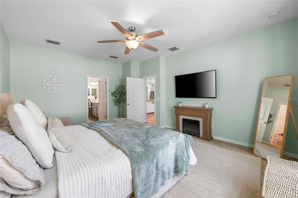 Active With Contract: $450,000 (4 beds, 3 baths, 2420 Square Feet)