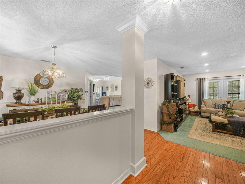 Activo con contrato: $574,900 (4 camas, 2 baños, 2125 Pies cuadrados)