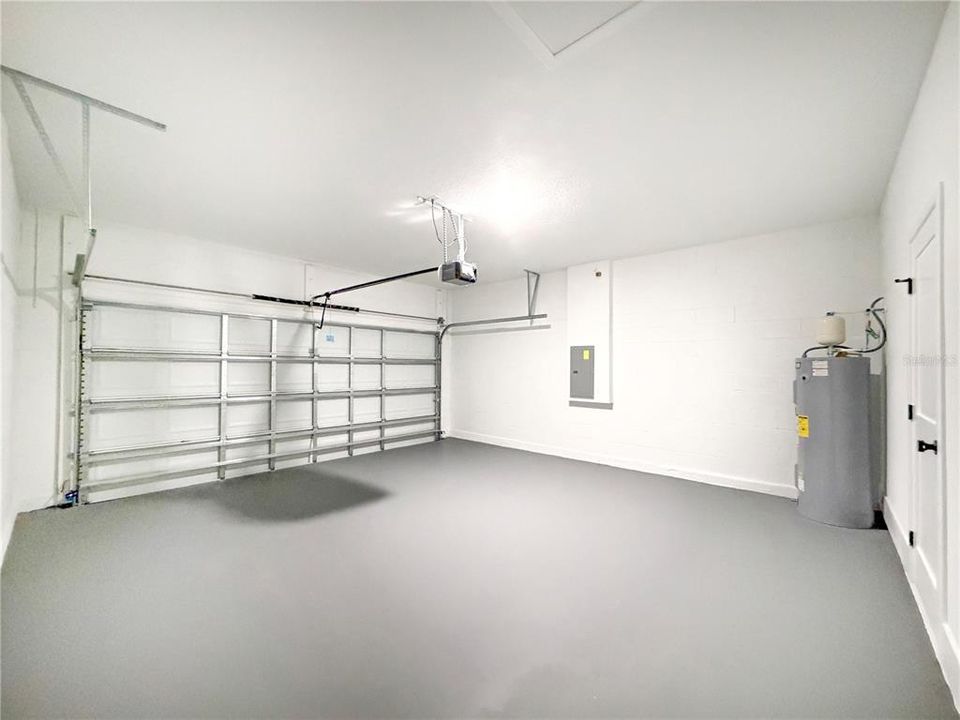 Под контрактом: $284,900 (4 спален, 2 ванн, 1774 Квадратных фут)
