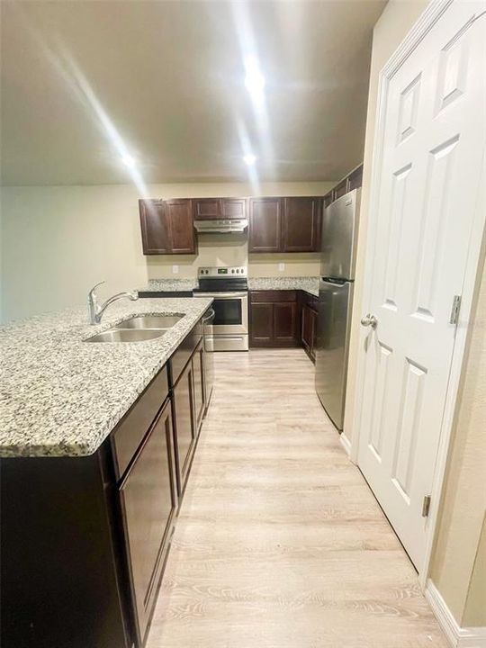 Activo con contrato: $399,900 (6 camas, 0 baños, 2694 Pies cuadrados)