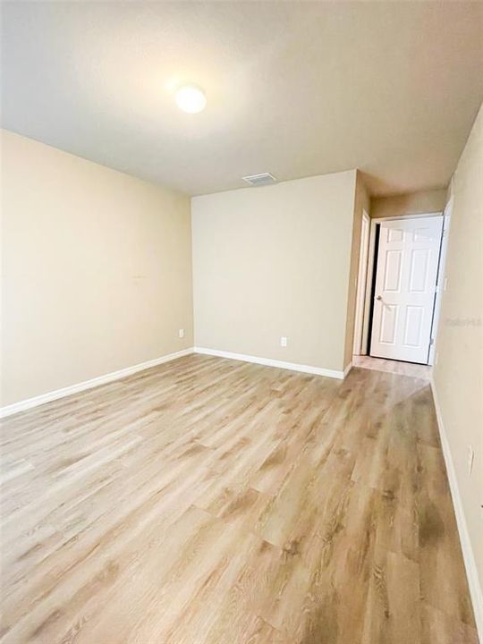 Activo con contrato: $399,900 (6 camas, 0 baños, 2694 Pies cuadrados)