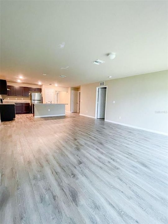 Activo con contrato: $399,900 (6 camas, 0 baños, 2694 Pies cuadrados)