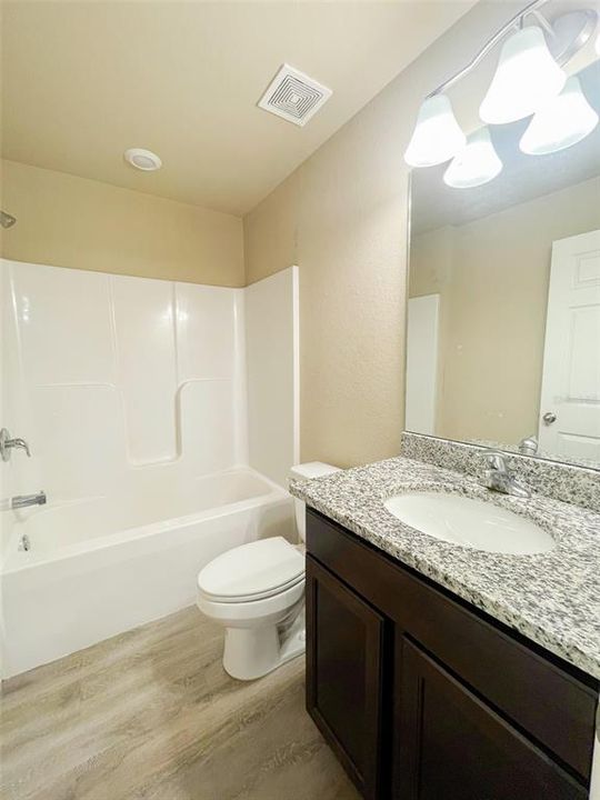 Activo con contrato: $399,900 (6 camas, 0 baños, 2694 Pies cuadrados)