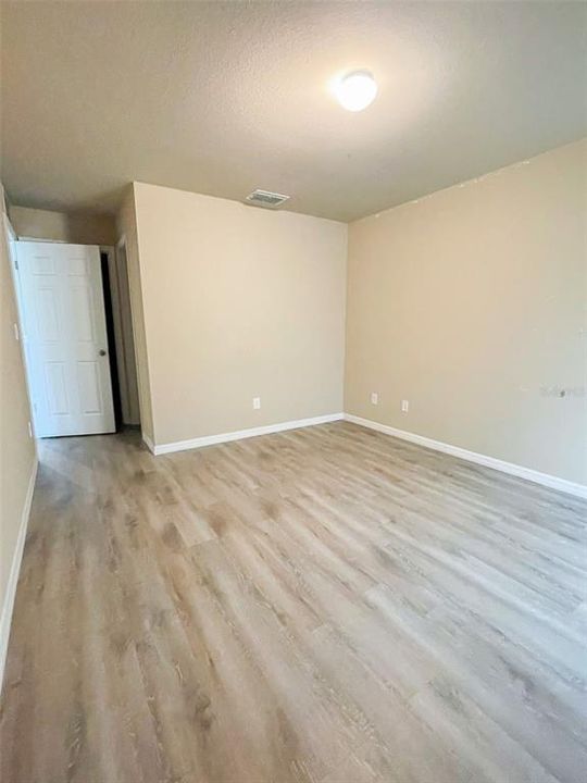 Activo con contrato: $399,900 (6 camas, 0 baños, 2694 Pies cuadrados)