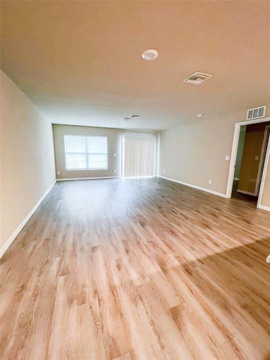 Activo con contrato: $399,900 (6 camas, 0 baños, 2694 Pies cuadrados)