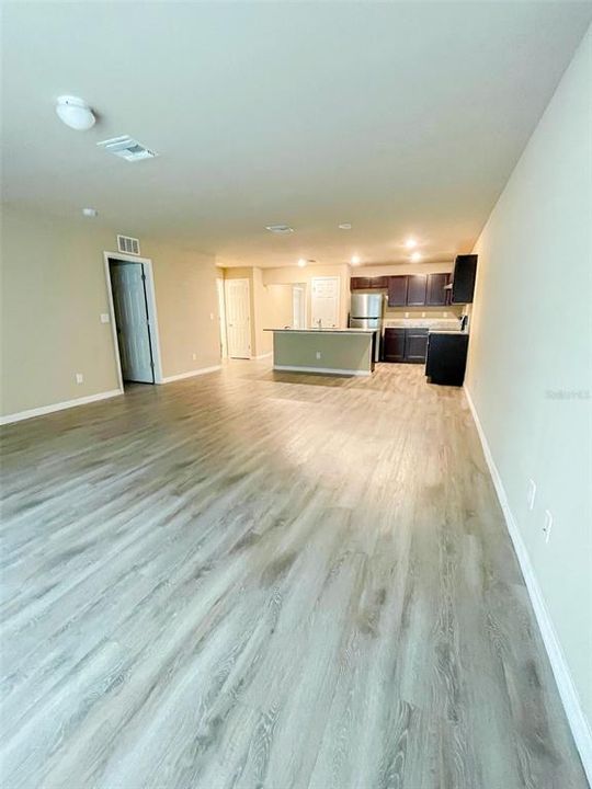 Activo con contrato: $399,900 (6 camas, 0 baños, 2694 Pies cuadrados)