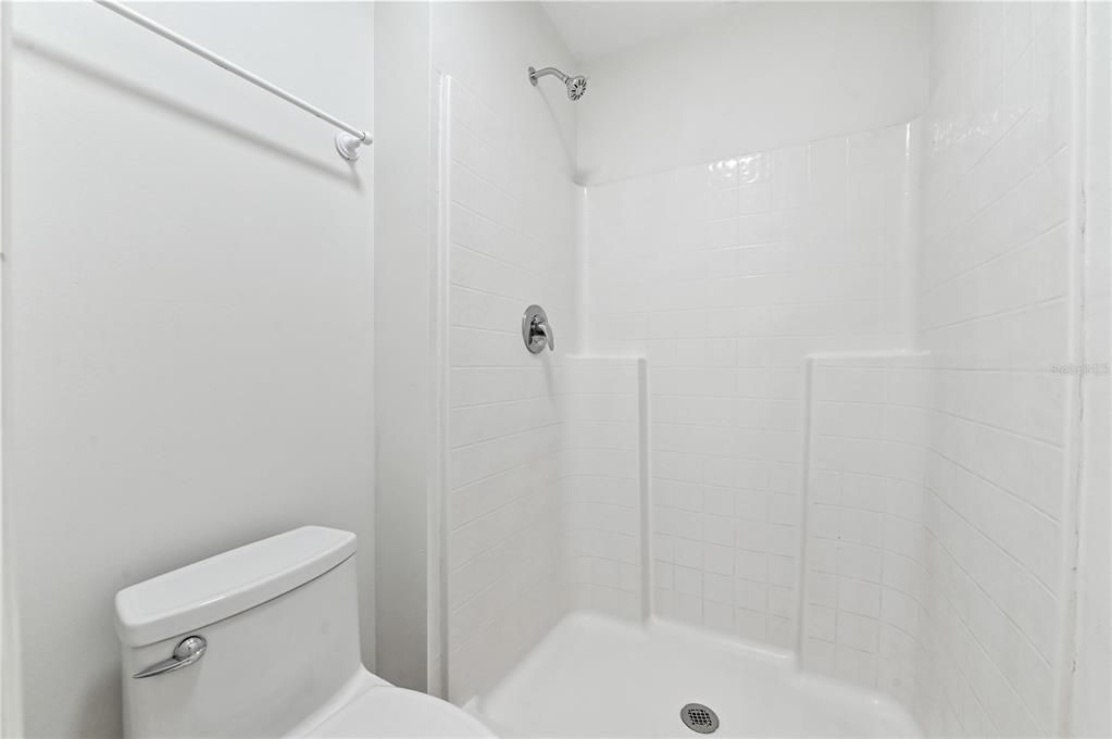 Под контрактом: $399,000 (4 спален, 2 ванн, 1836 Квадратных фут)