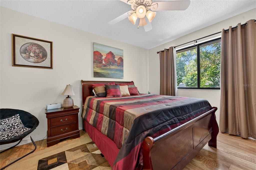 На продажу: $265,000 (2 спален, 2 ванн, 1406 Квадратных фут)