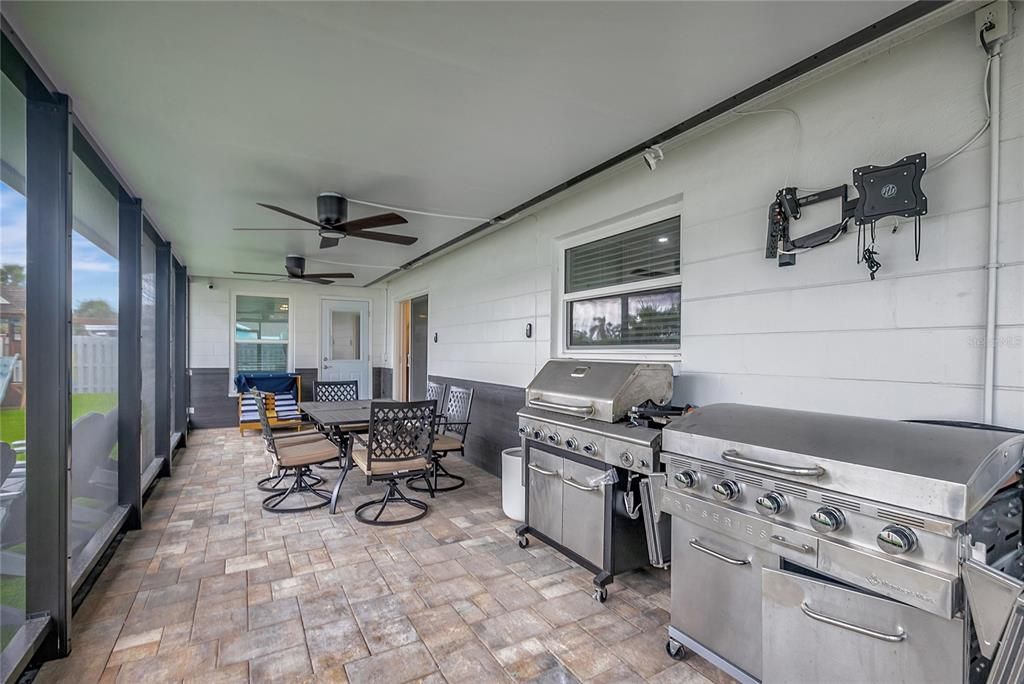 For Rent: $4,400 (3 beds, 2 baths, 1624 Square Feet)