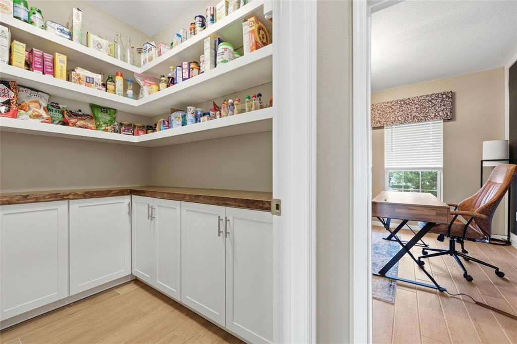 Activo con contrato: $480,000 (4 camas, 3 baños, 3139 Pies cuadrados)