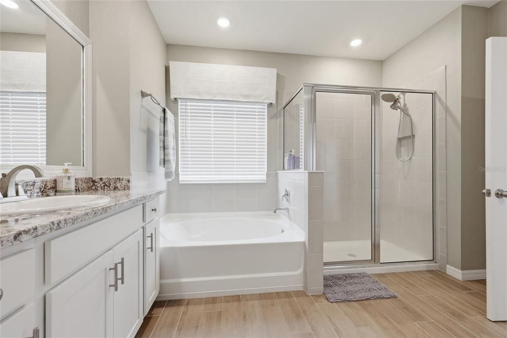 Activo con contrato: $480,000 (4 camas, 3 baños, 3139 Pies cuadrados)