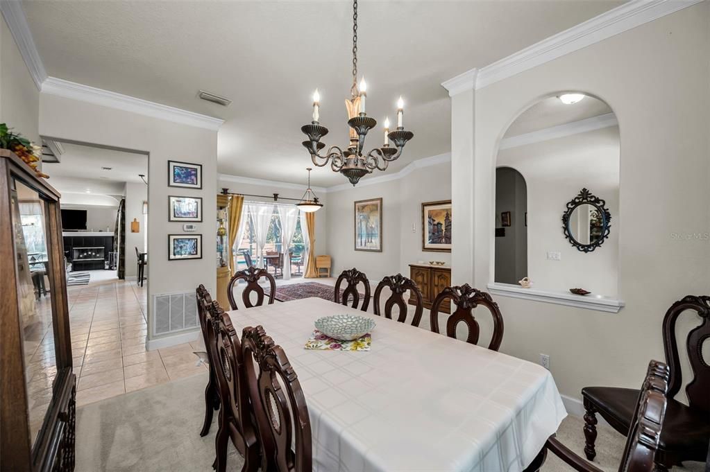 En Venta: $899,000 (4 camas, 3 baños, 2786 Pies cuadrados)