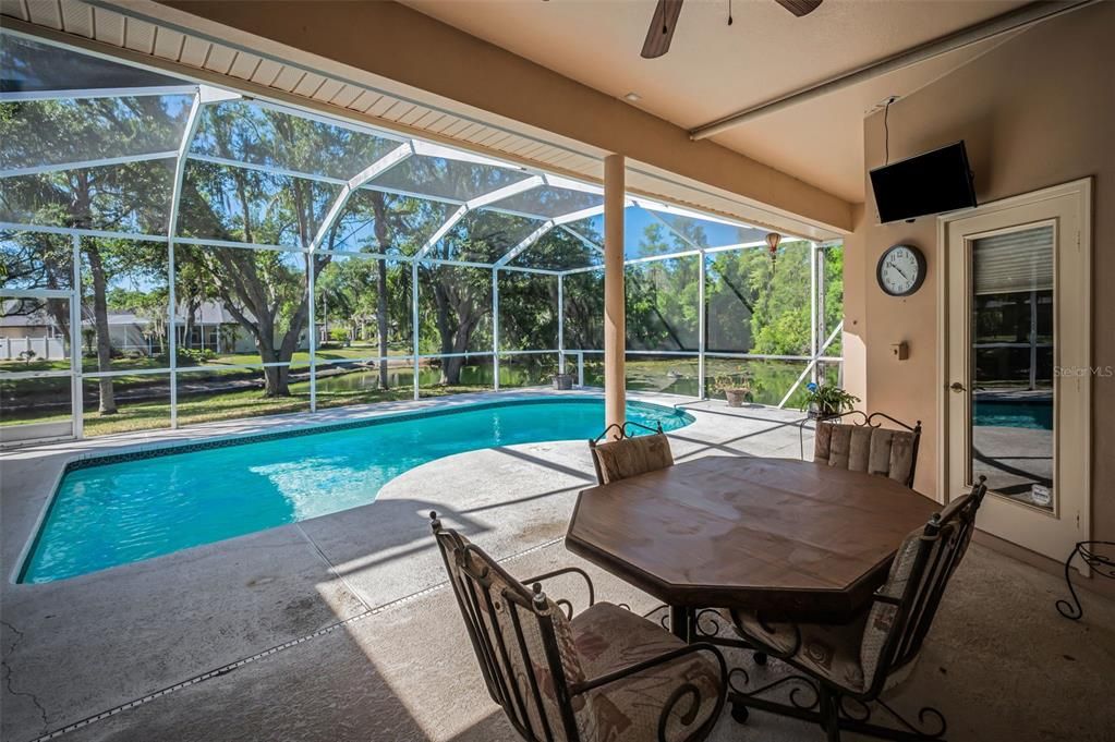 En Venta: $899,000 (4 camas, 3 baños, 2786 Pies cuadrados)