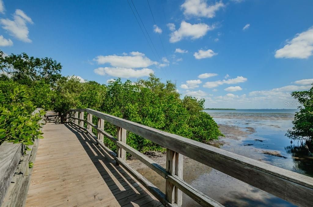 En Venta: $899,000 (4 camas, 3 baños, 2786 Pies cuadrados)