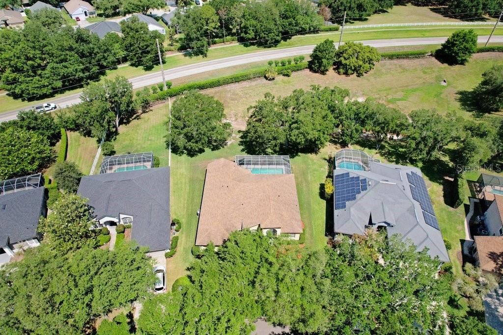 Activo con contrato: $585,000 (5 camas, 3 baños, 2557 Pies cuadrados)