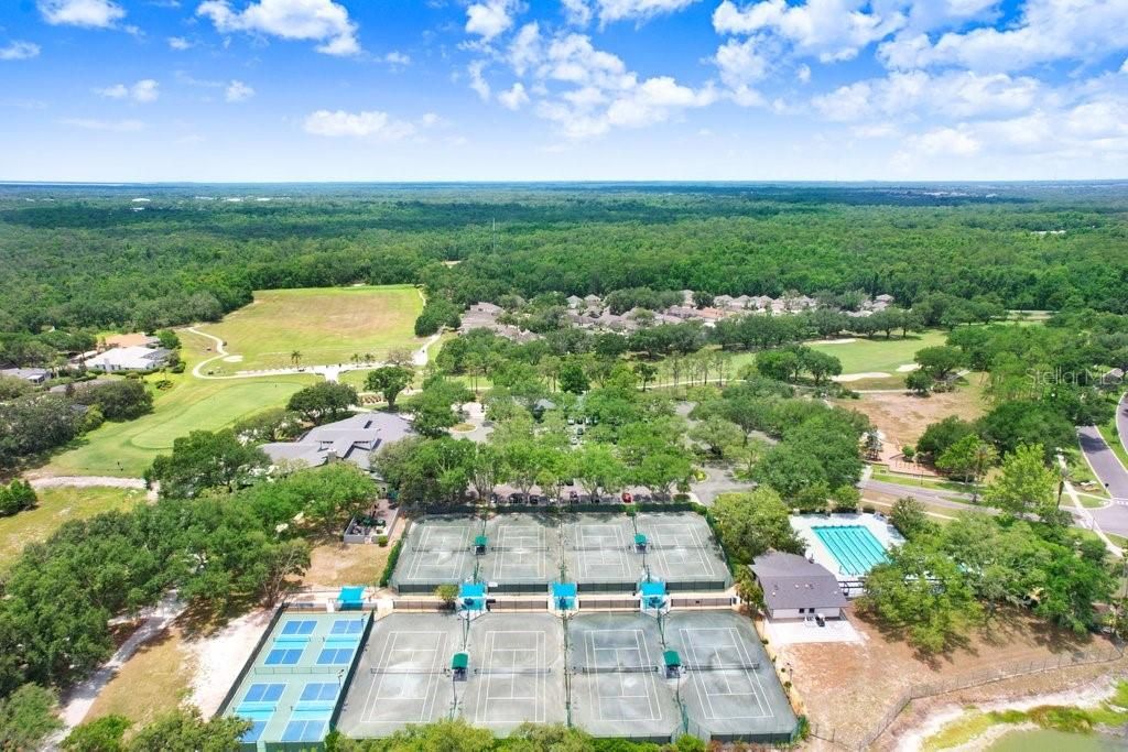 Activo con contrato: $585,000 (5 camas, 3 baños, 2557 Pies cuadrados)