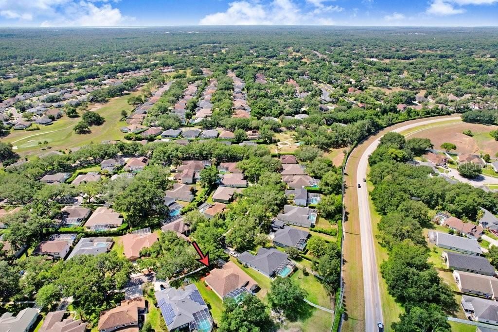 Activo con contrato: $585,000 (5 camas, 3 baños, 2557 Pies cuadrados)
