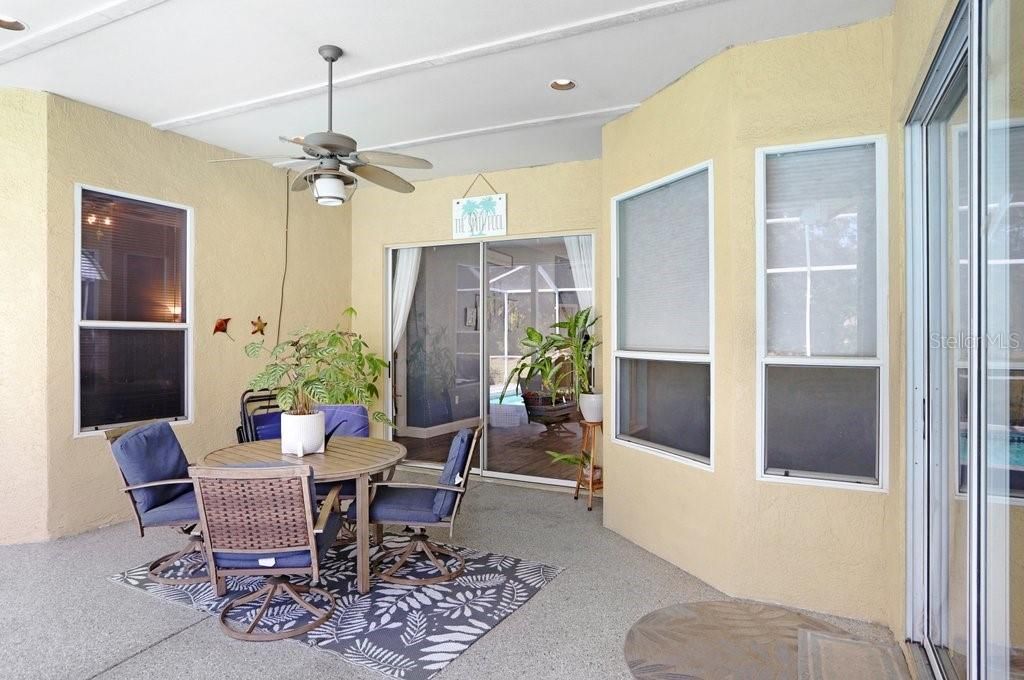 Activo con contrato: $585,000 (5 camas, 3 baños, 2557 Pies cuadrados)