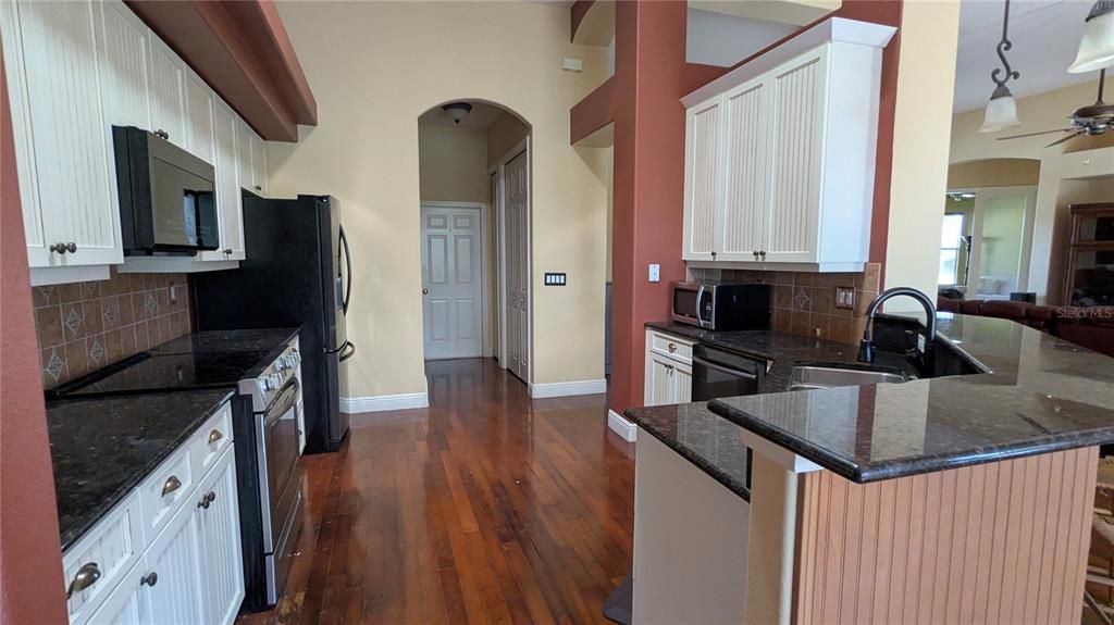For Sale: $599,900 (4 beds, 3 baths, 2787 Square Feet)