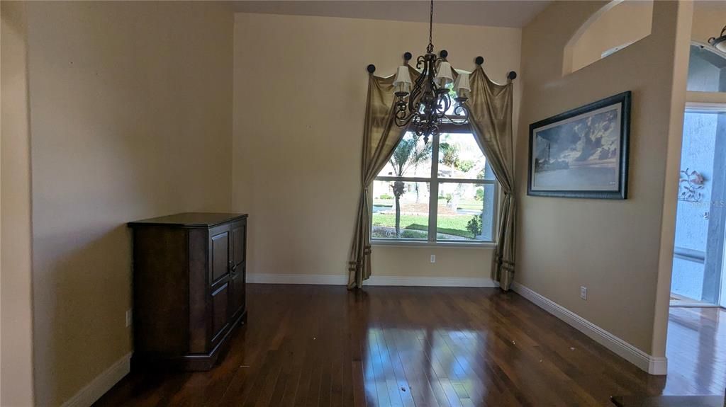 For Sale: $599,900 (4 beds, 3 baths, 2787 Square Feet)
