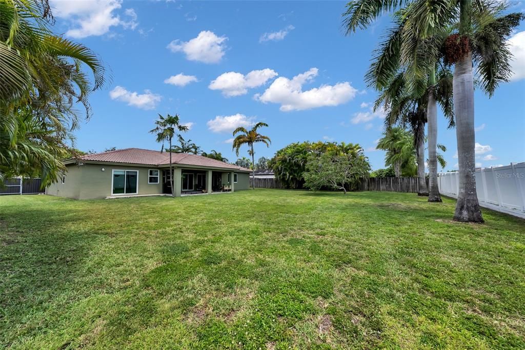 Activo con contrato: $687,900 (3 camas, 2 baños, 1794 Pies cuadrados)