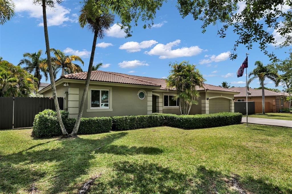 Activo con contrato: $687,900 (3 camas, 2 baños, 1794 Pies cuadrados)