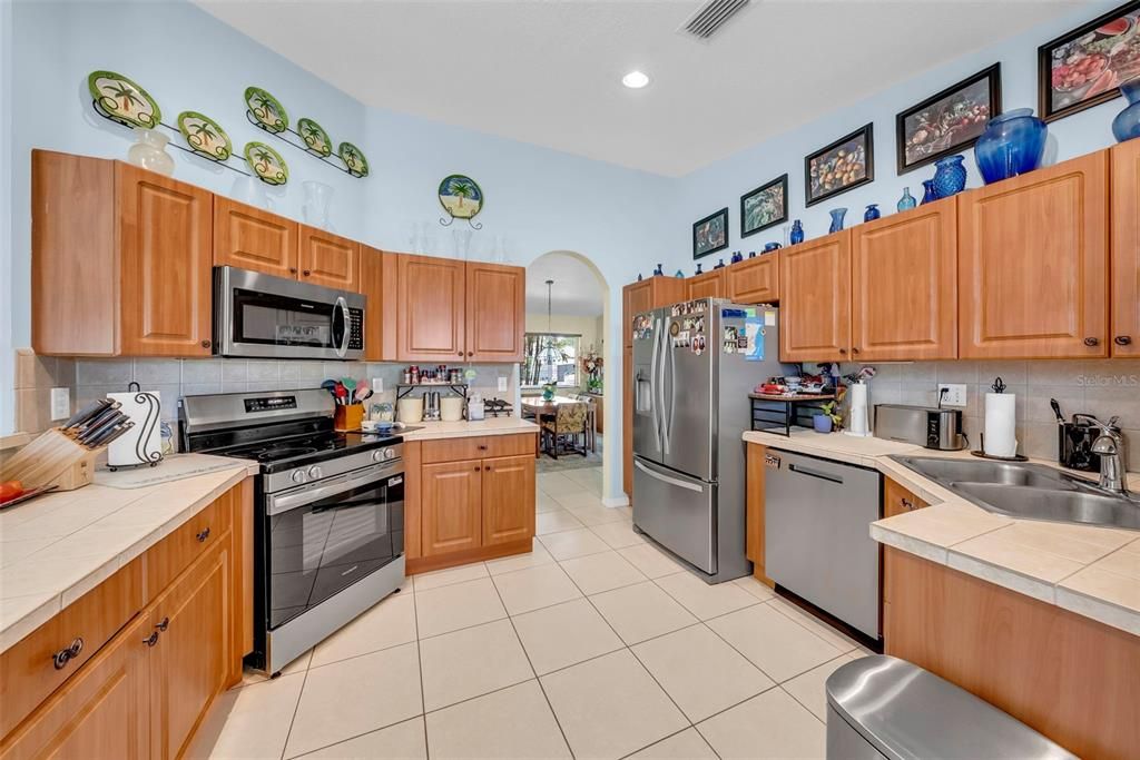 Activo con contrato: $687,900 (3 camas, 2 baños, 1794 Pies cuadrados)