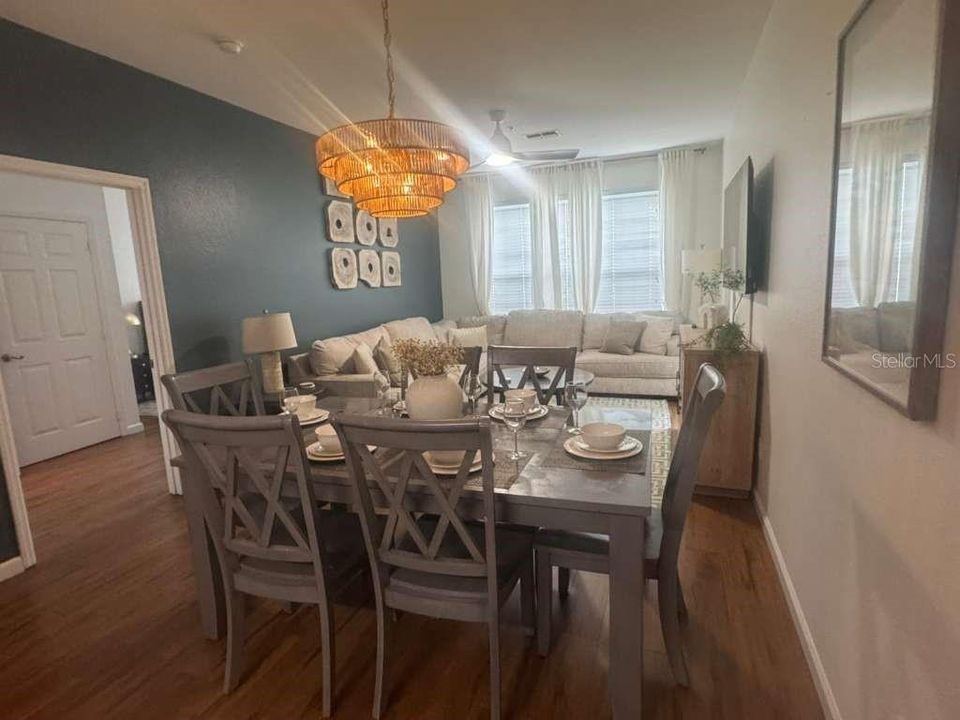 Activo con contrato: $259,000 (3 camas, 2 baños, 1402 Pies cuadrados)