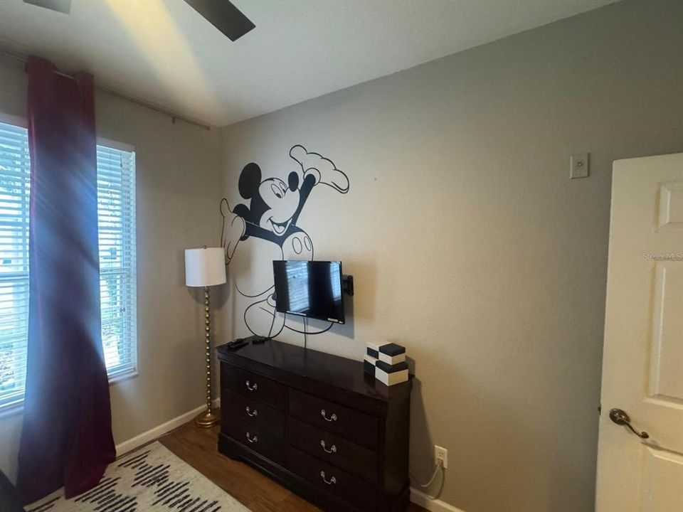 Activo con contrato: $259,000 (3 camas, 2 baños, 1402 Pies cuadrados)