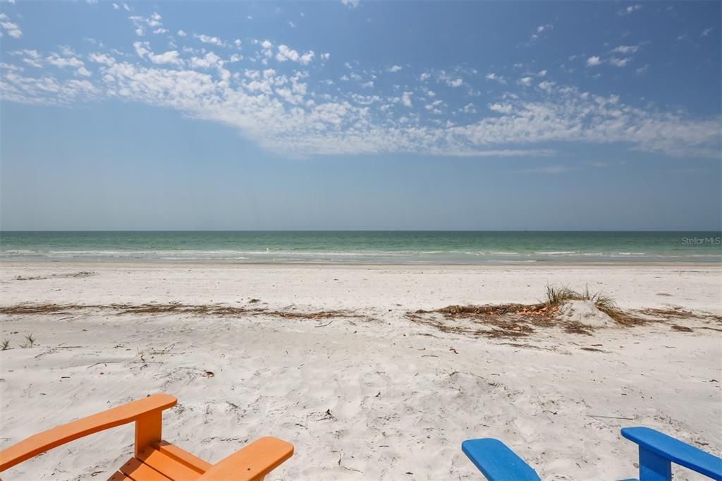 For Sale: $220,000 (1 beds, 1 baths, 645 Square Feet)
