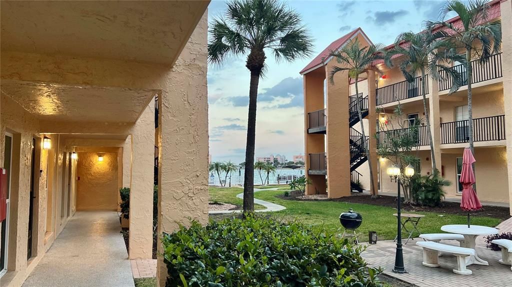 For Sale: $220,000 (1 beds, 1 baths, 645 Square Feet)