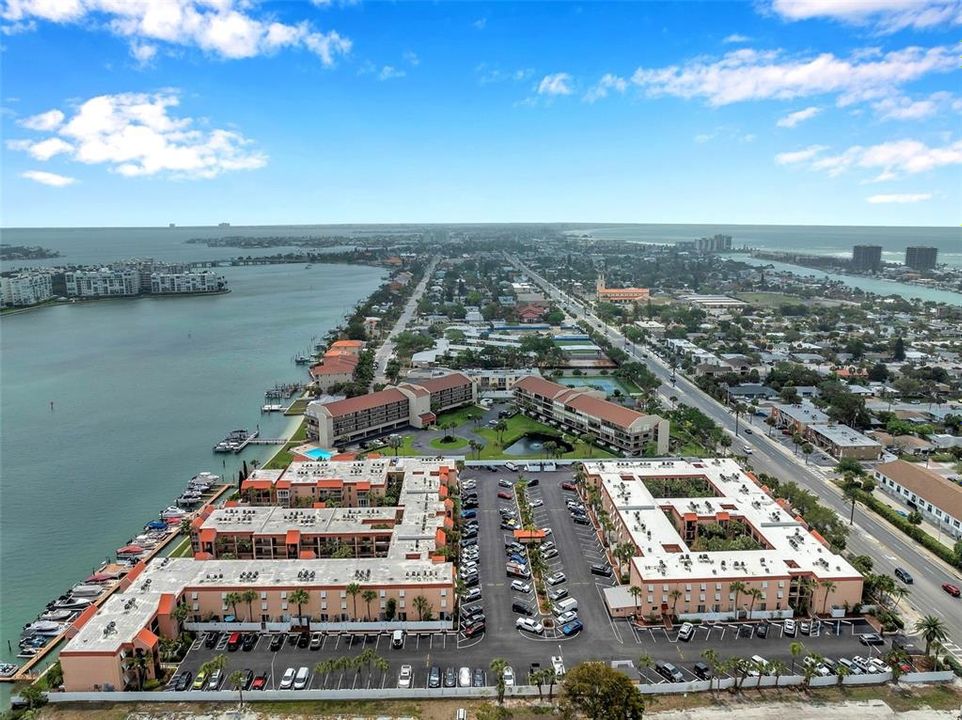 For Sale: $220,000 (1 beds, 1 baths, 645 Square Feet)