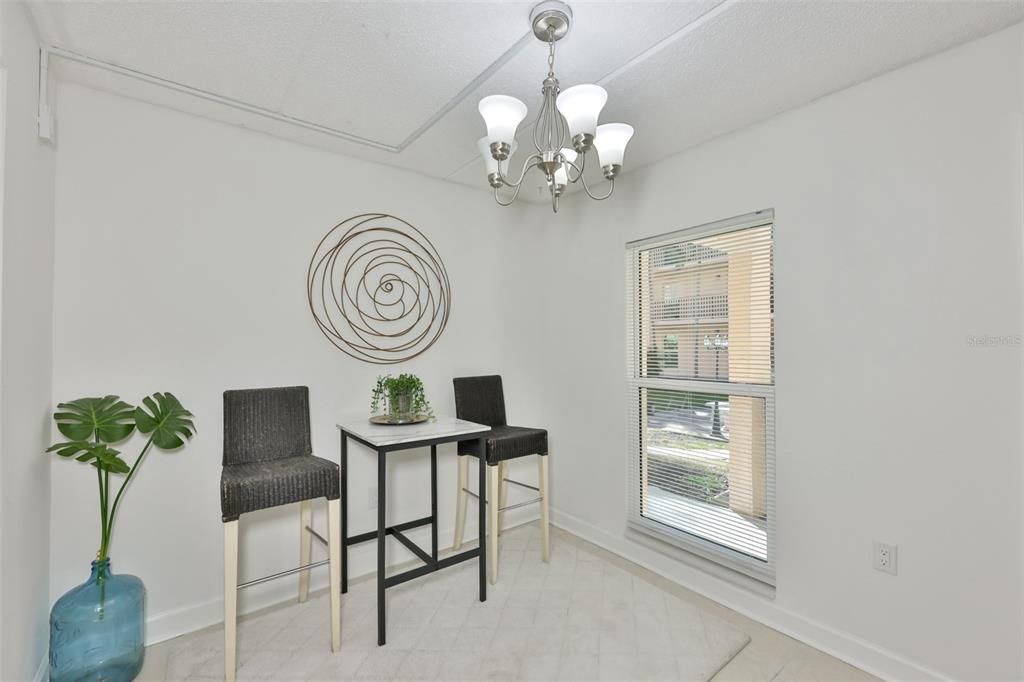 For Sale: $220,000 (1 beds, 1 baths, 645 Square Feet)