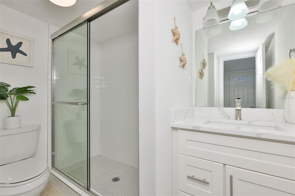 For Sale: $220,000 (1 beds, 1 baths, 645 Square Feet)