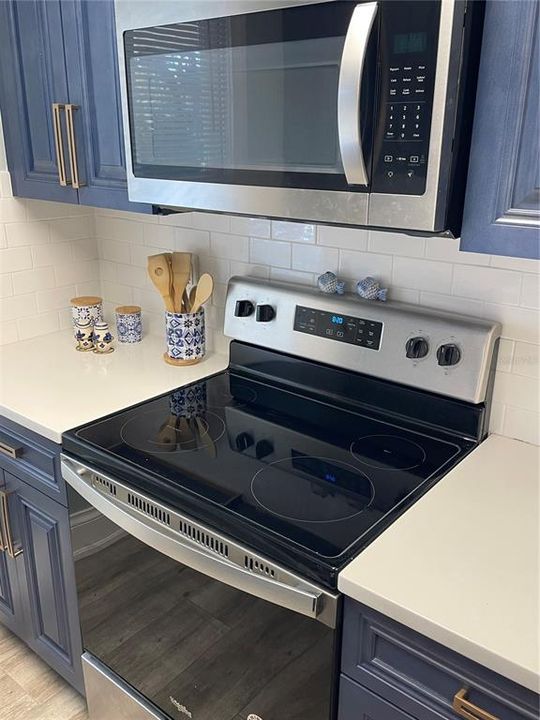For Sale: $450,000 (2 beds, 2 baths, 1056 Square Feet)