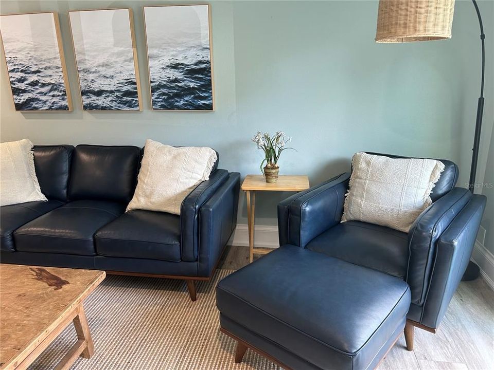 For Sale: $450,000 (2 beds, 2 baths, 1056 Square Feet)