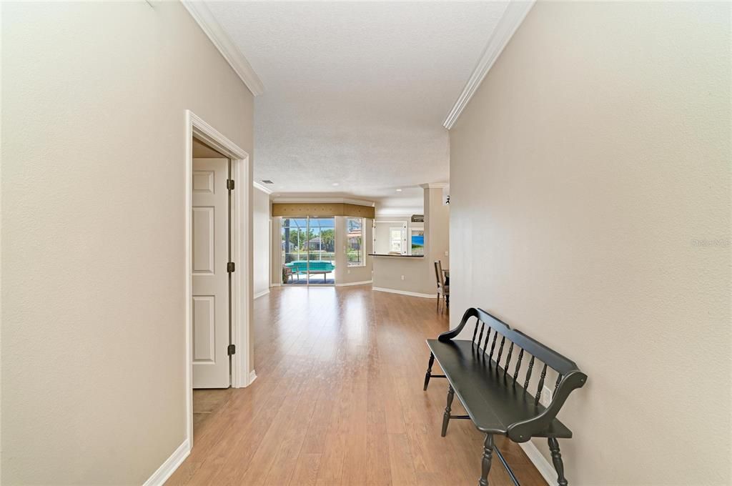 Activo con contrato: $525,000 (3 camas, 2 baños, 2093 Pies cuadrados)