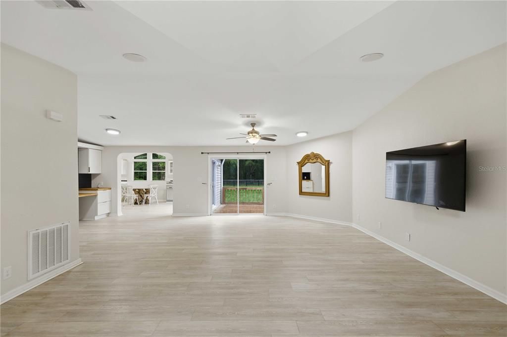 For Sale: $460,000 (3 beds, 2 baths, 1818 Square Feet)